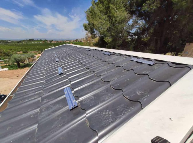 instalaciones-fotovoltaicas-baterias-chapa-metalica-castellon