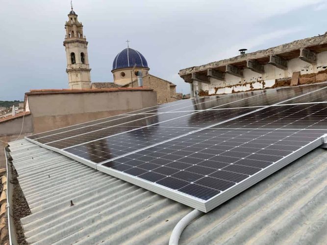 paneles-fotovoltaicos-cubierta-chapa-castellon